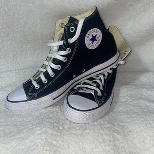 ☀️Chuck Taylor All Star
UNISEX HIGH TOP SHOE